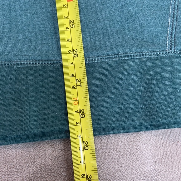 Eddie Bauer soft sweatshirt. - Picture 2 of 9